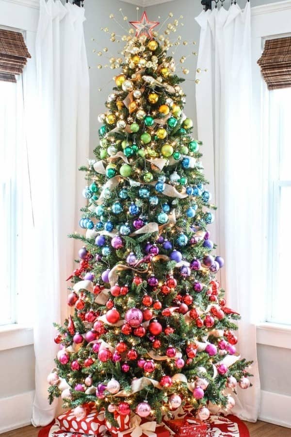 GRADIENT RAINBOW CHRISTMAS TREE