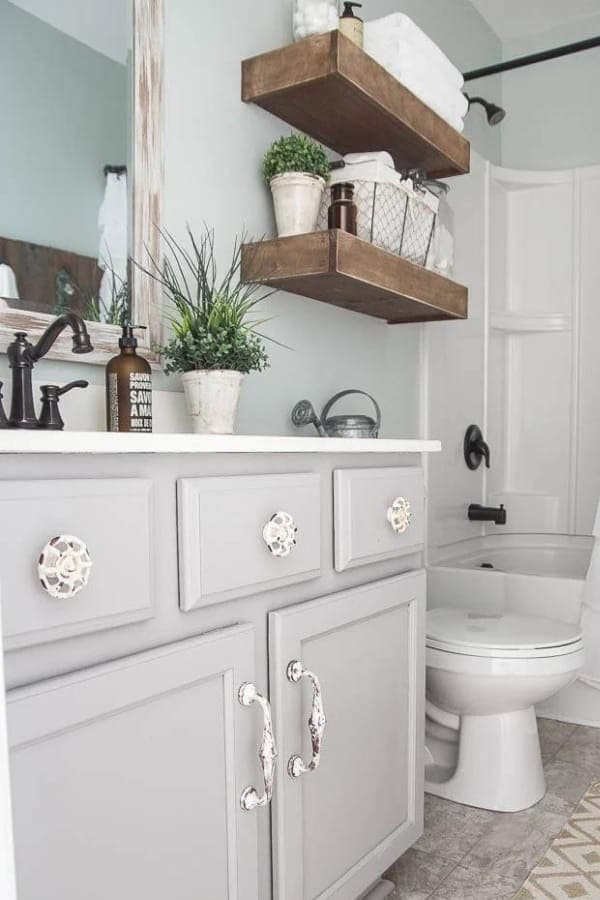 MODERN FARMHOUSE BATHROOM MAKEOVER