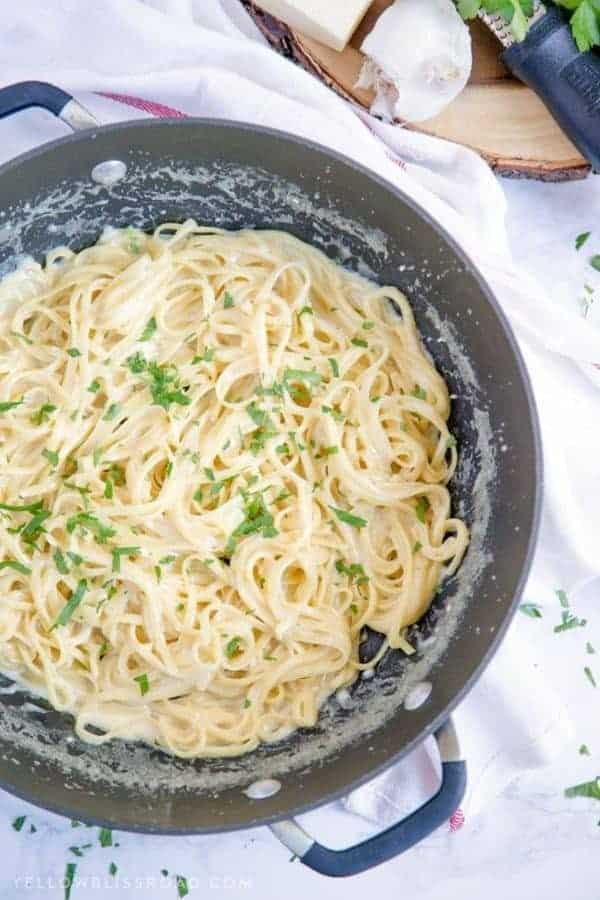 ONE-PAN GARLIC PARMESAN PASTA