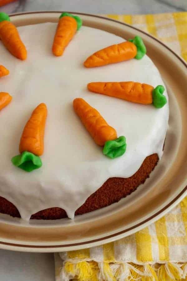 SWISS CARROT CAKE (AARGAUER RÜEBLITORTE)