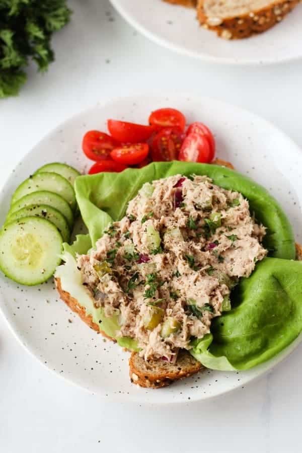 HEALTHY TUNA SALAD WITH HUMMUS