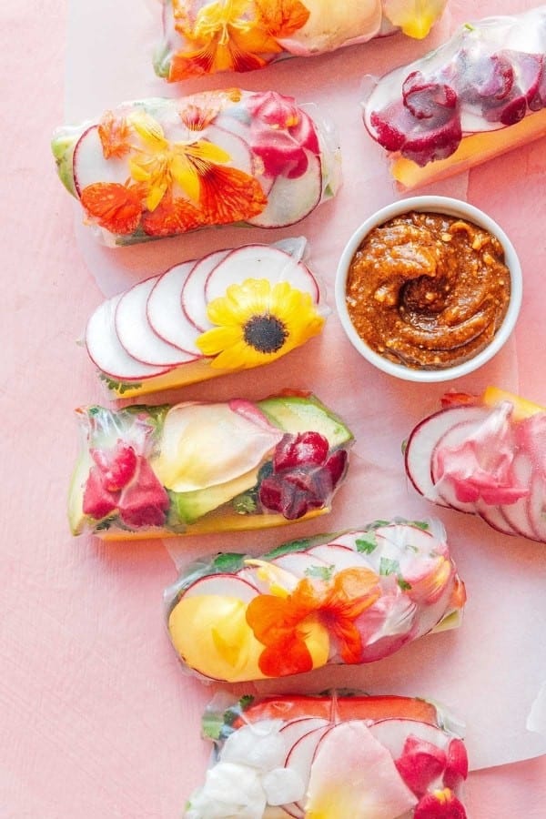 EDIBLE FLOWER SPRING ROLLS