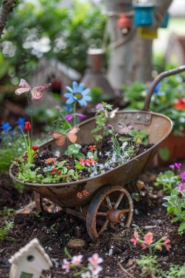 WHEELBARROW WONDERWORLD