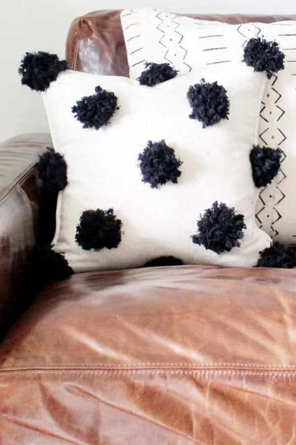 EASY 13-POM POM PILLOW