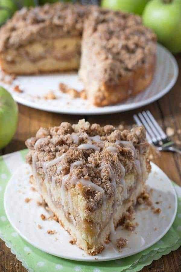 CINNAMON APPLE CRUMB CAKE