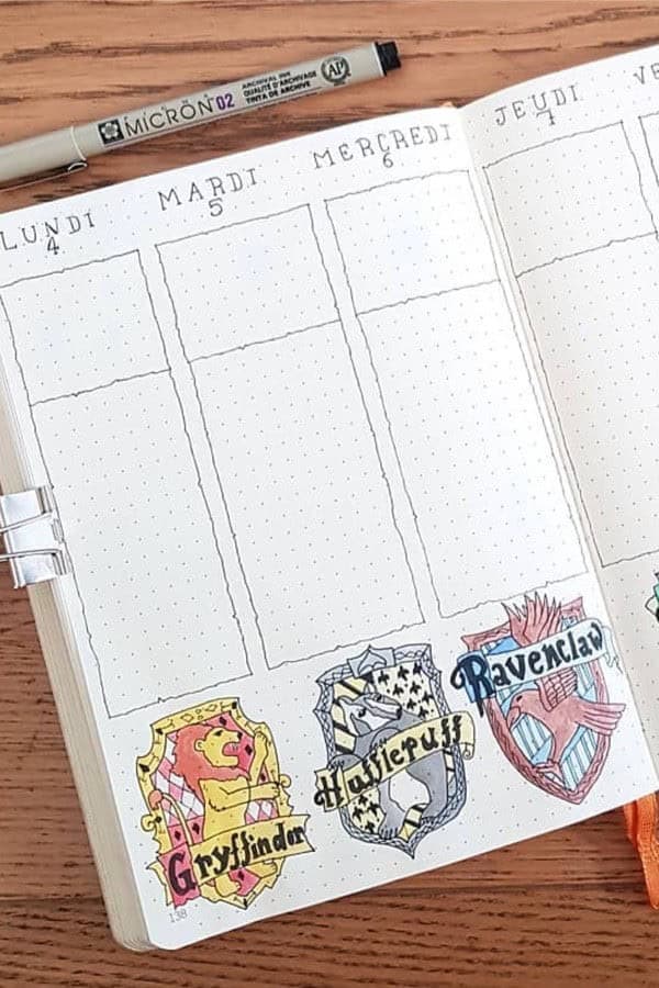 Hogwarts Crest Weekly Spread