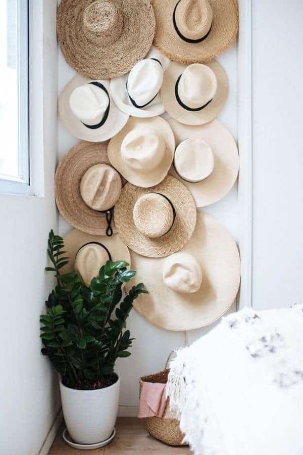 ROOM HAT RACK