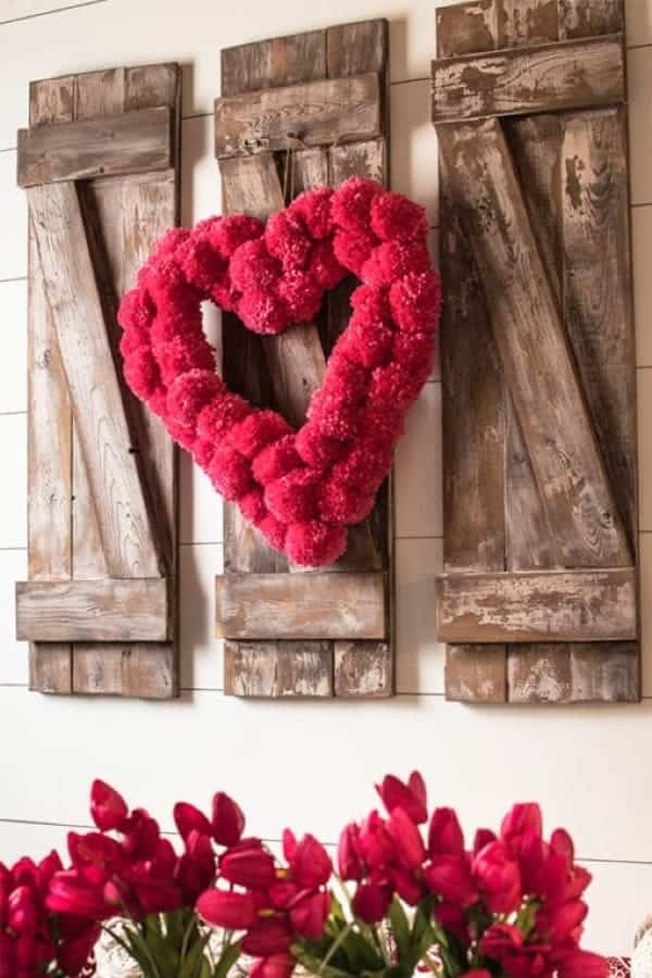 Easy Yarn Pom Pom Heart Wreath