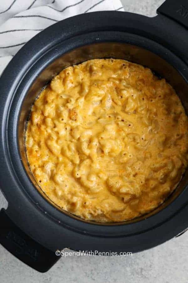 CREAMY CROCKPOT MAC AND CHEESE