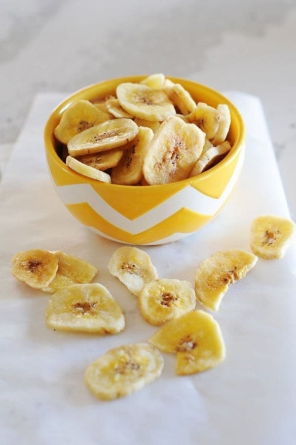 HOMEMADE BAKED BANANA CHIPS