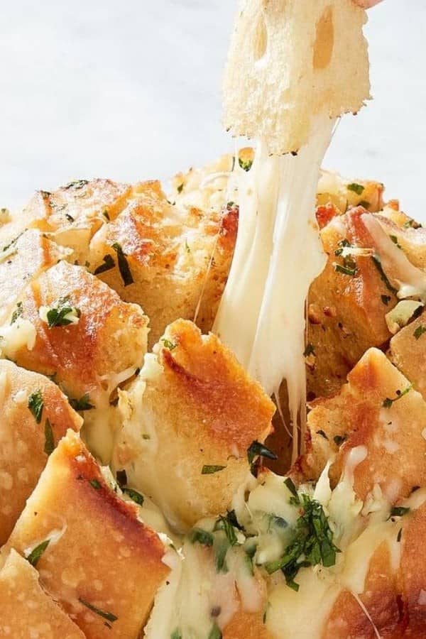 CHEESY GARLIC PULL-APART BREAD