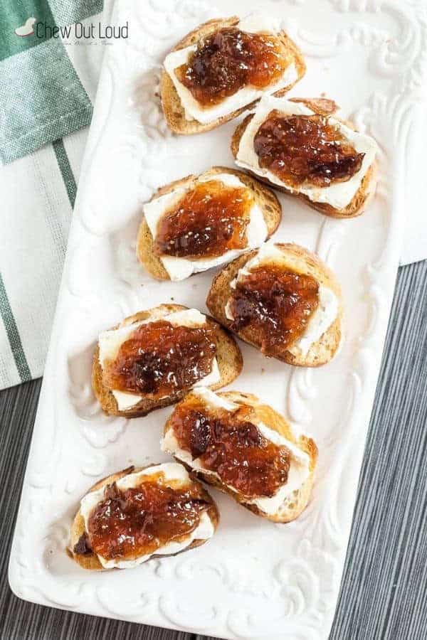 BRIE AND FIG CROSTINI