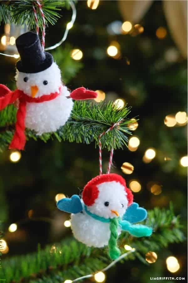 Cute Ornaments With Yarn Pom Poms