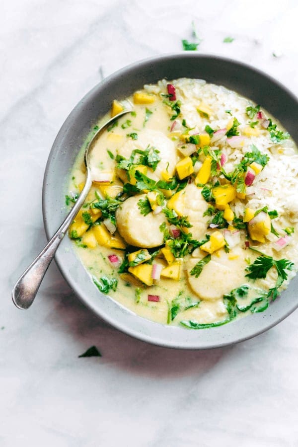 Green Curry Scallops with Mango Cilantro Salsa