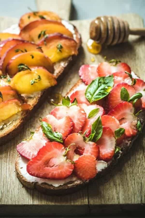 STRAWBERRY TOASTS WITH WILDFLOWER HONEY