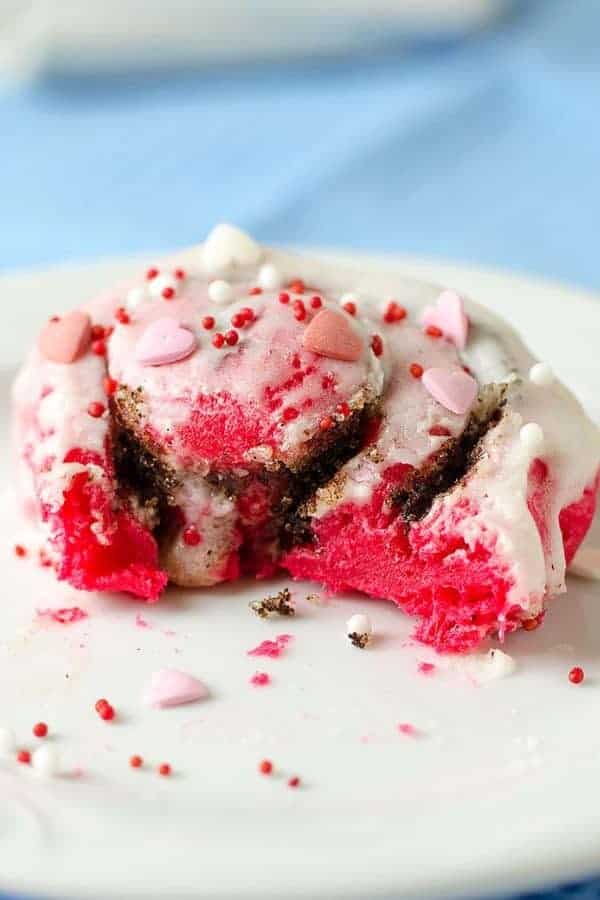 RED VELVET CINNAMON ROOLS