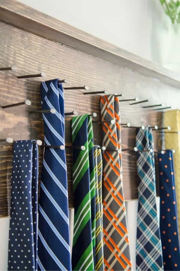 DIY TIE RACK