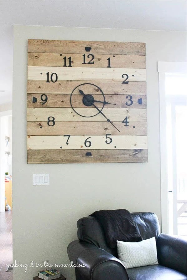 Cheap Pallet Wood DIY Clock