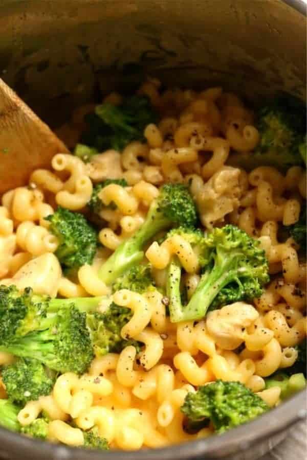 Instant Pot Broccoli Chicken Mac and Cheese