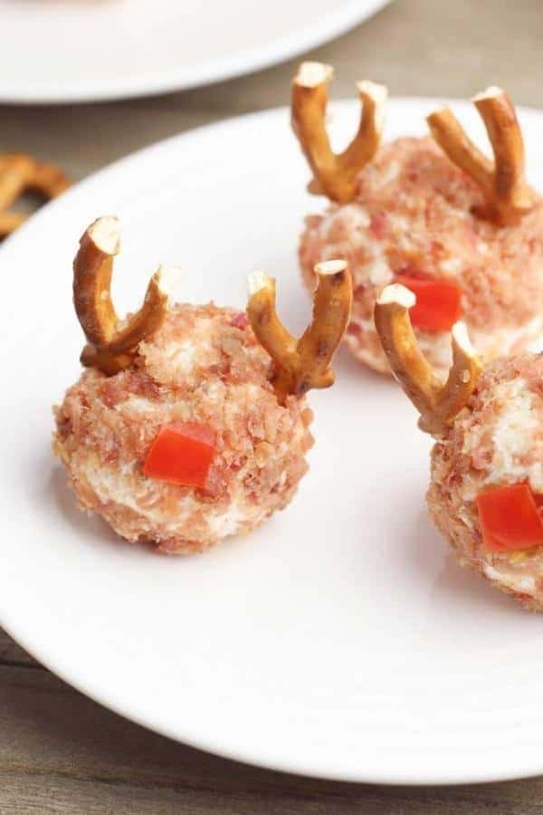 REINDEER CHRISTMAS CHEESE BALL