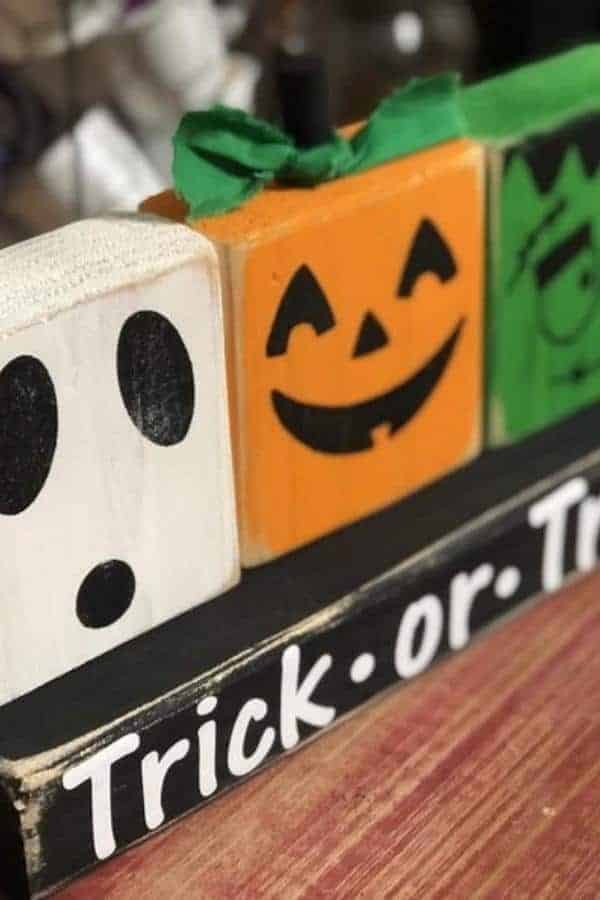 DIY PAINTED HALLOWEEN BLOCKS