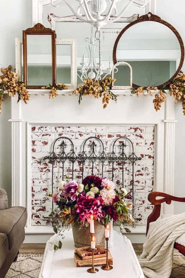 ELEGANT AUTUMNAL MANTEL