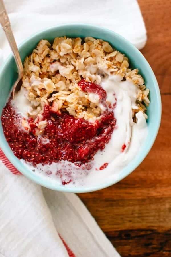 TOASTED OATMEAL WITH STRAWBERRY CHIA JAM AND COCONUT WHIPPED CREAM