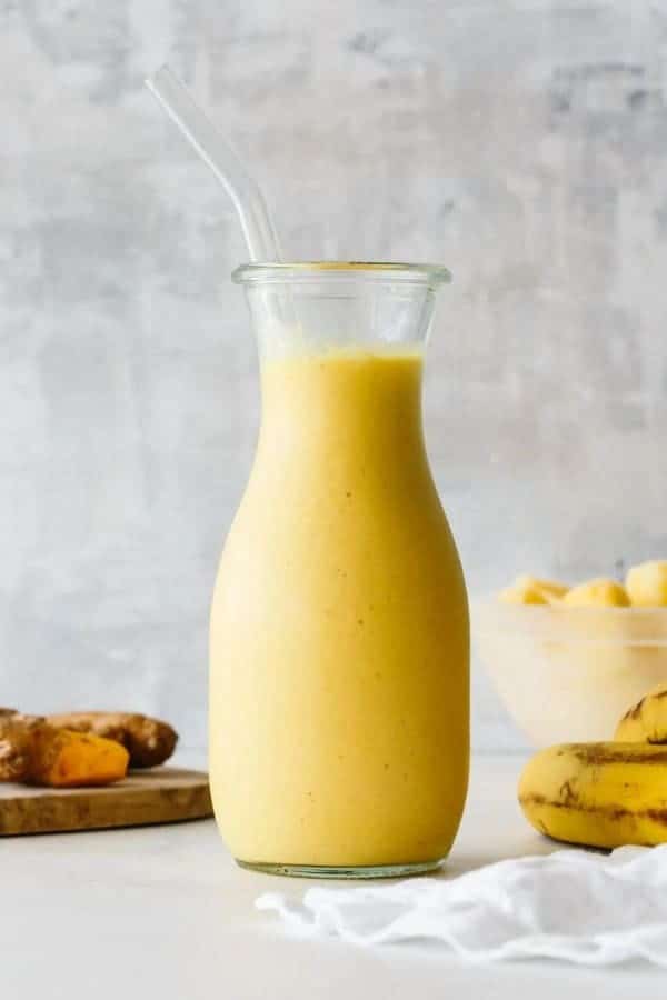 PINEAPPLE TURMERIC SMOOTHIE