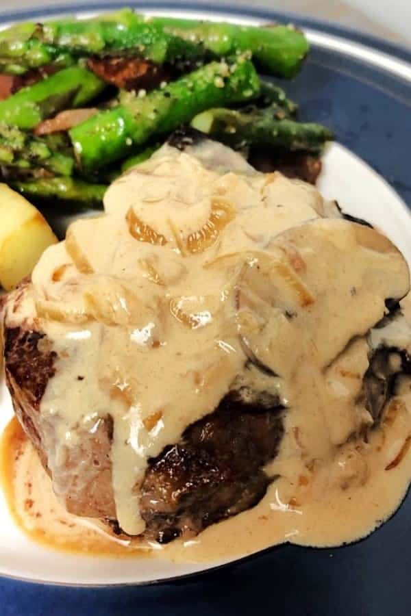 STEAKS WITH GOUDA SAUCE