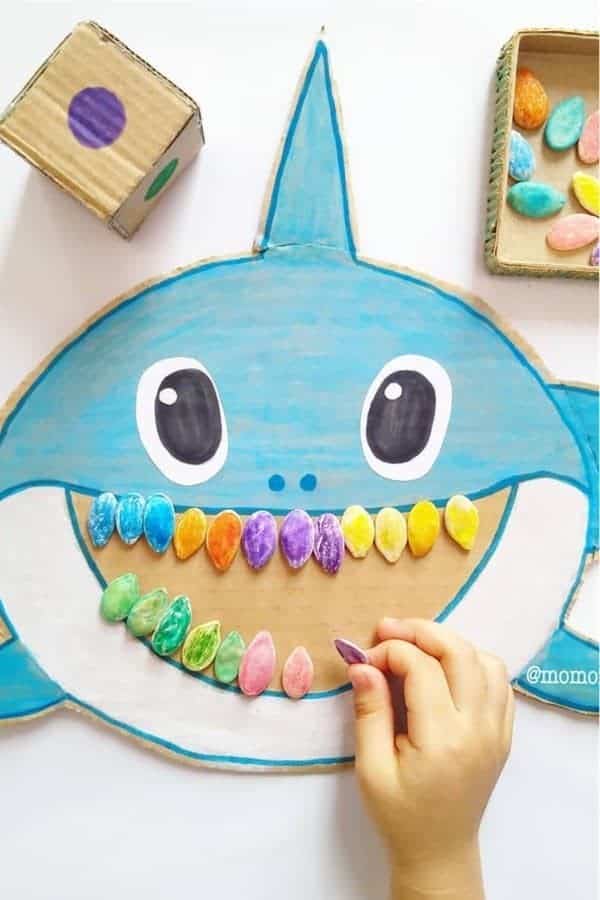 Daddy Shark’s Colorful Teeth