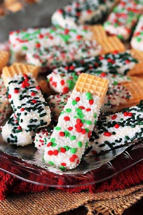 CHRISTMAS WHITE CHOCOLATE-DIPPED SUGAR WAFERS