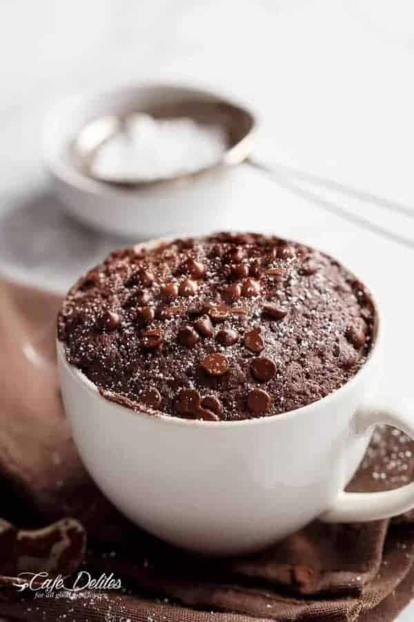 LOW-FAT CHOCOLATE MUG CAKE