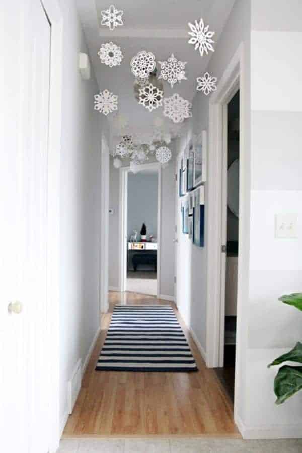 “LET IT SNOW” HANGING SNOWFLAKES