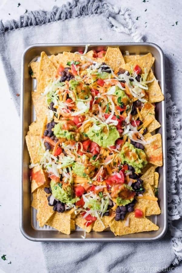 VEGAN NACHOS WITH BLACK BEANS