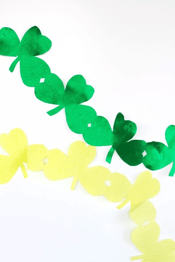 Giant Shamrock Streamers