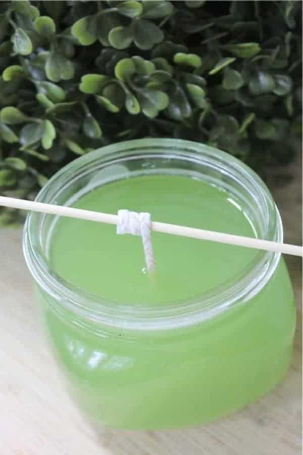 Homemade Eucalyptus Essential Oil Candle Recipe