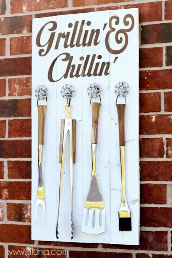 GRILL SET HOLDER