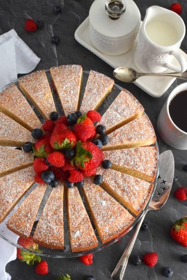 BAKERY-STYLE VANILLA TEA CAKE