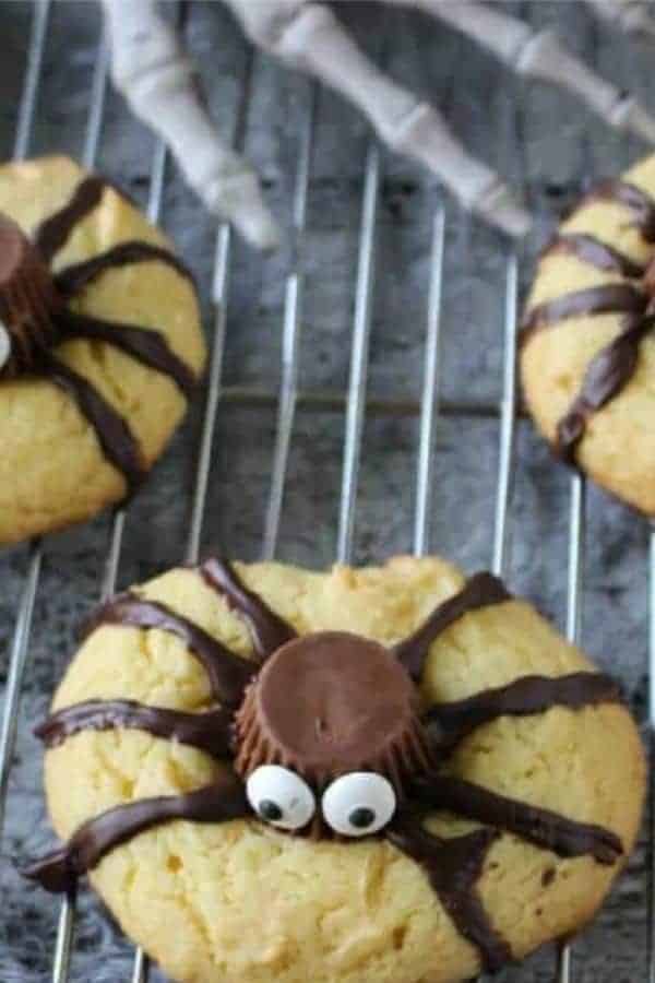 Easy Halloween Spider Cookies