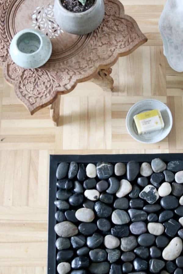 DIY PEBBLE BATH MAT