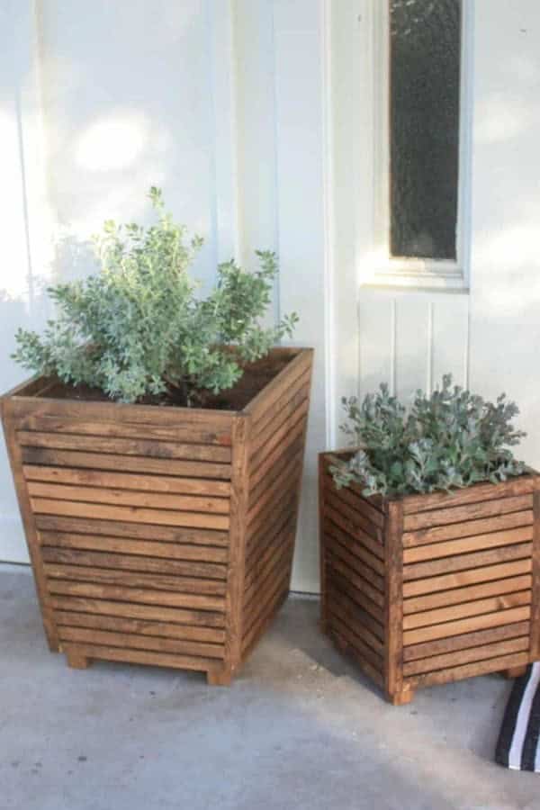 DIY OUTDOOR PLANTER