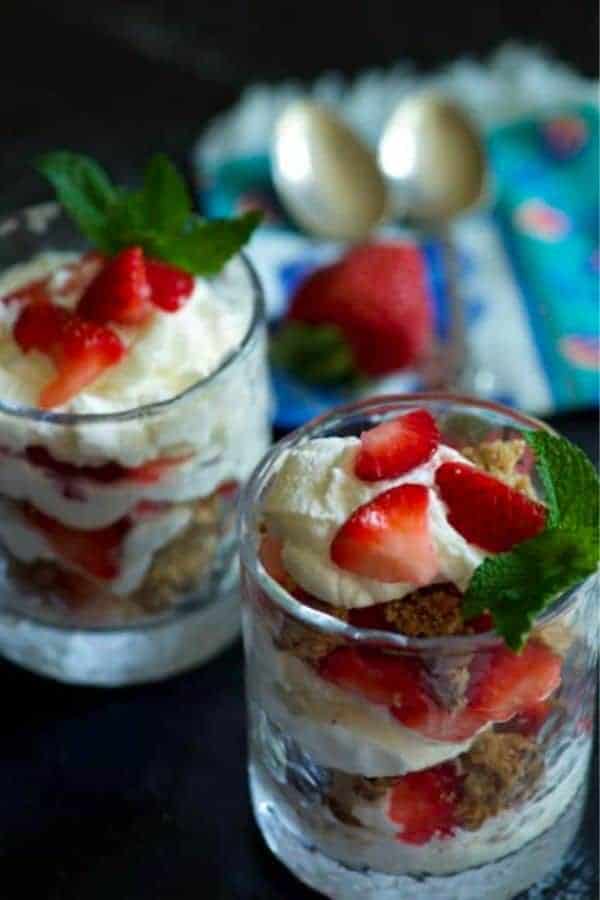 STRAWBERRY PARFAIT