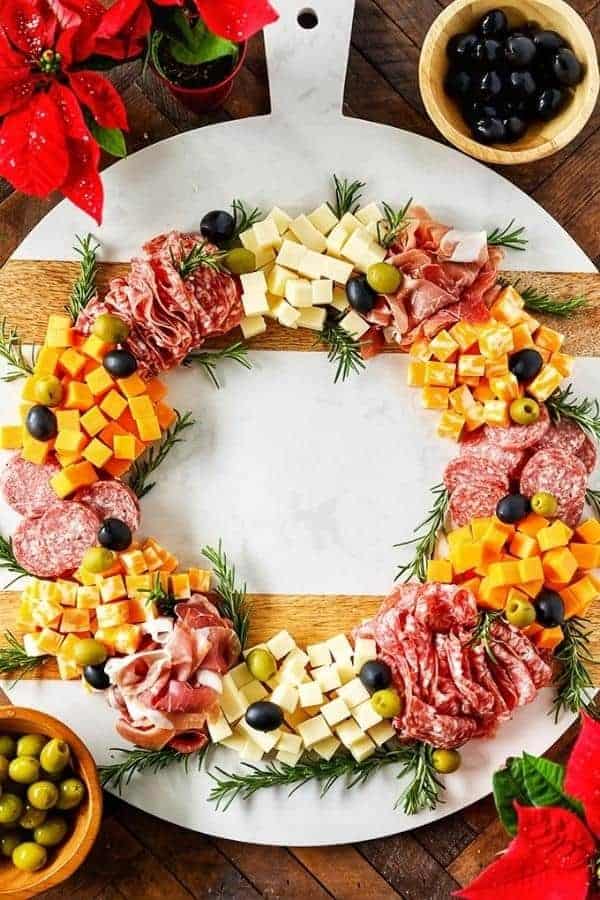 CHRISTMAS WREATH CHARCUTERIE BOARD