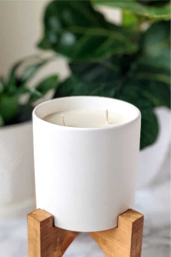 DIY Candle With Wooden Stand