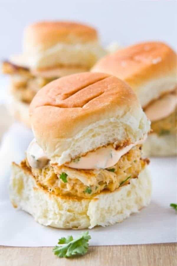 Crab Cake Sliders With Spicy Aioli Sauce