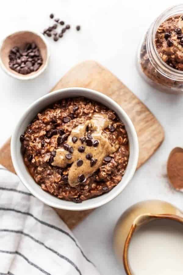 HEALTHY CHOCOLATE OVERNIGHT OATS