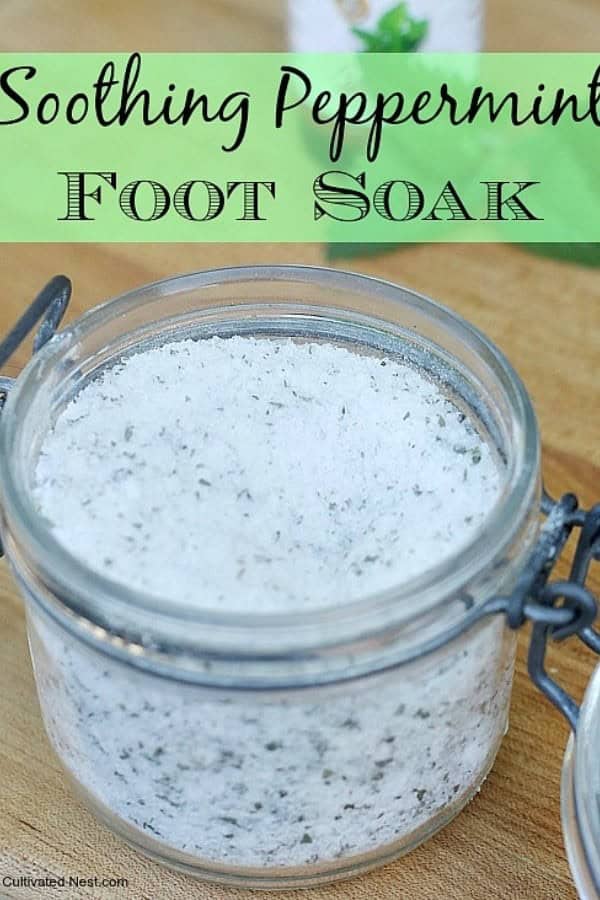 SOOTHING DIY PEPPERMINT FOOT SOAK