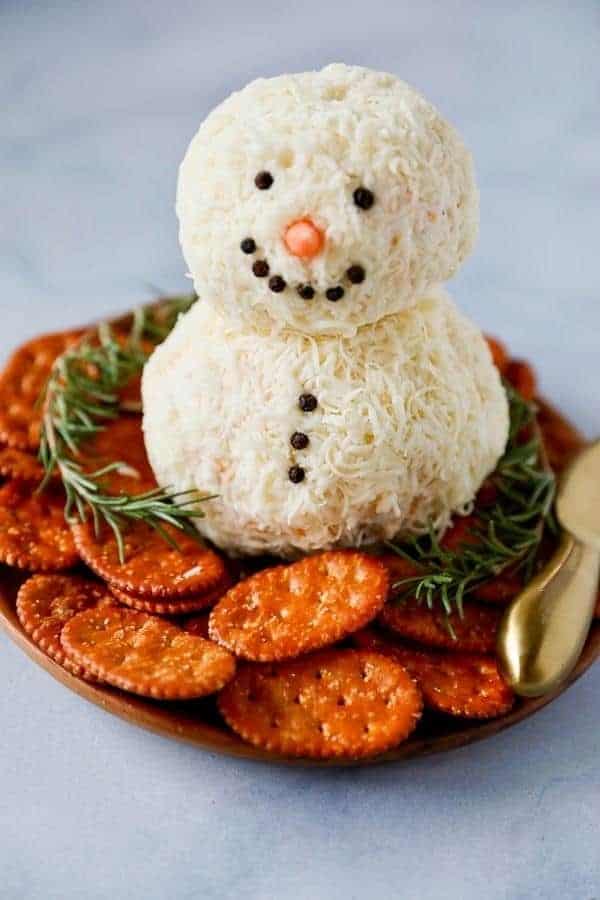 CHRISTMAS SNOWMAN CHEESE BALL