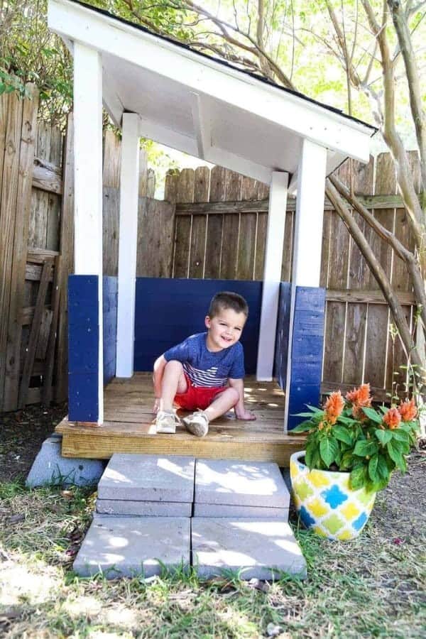 DIY TODDLER OUTDOOR PLAYHOUSE