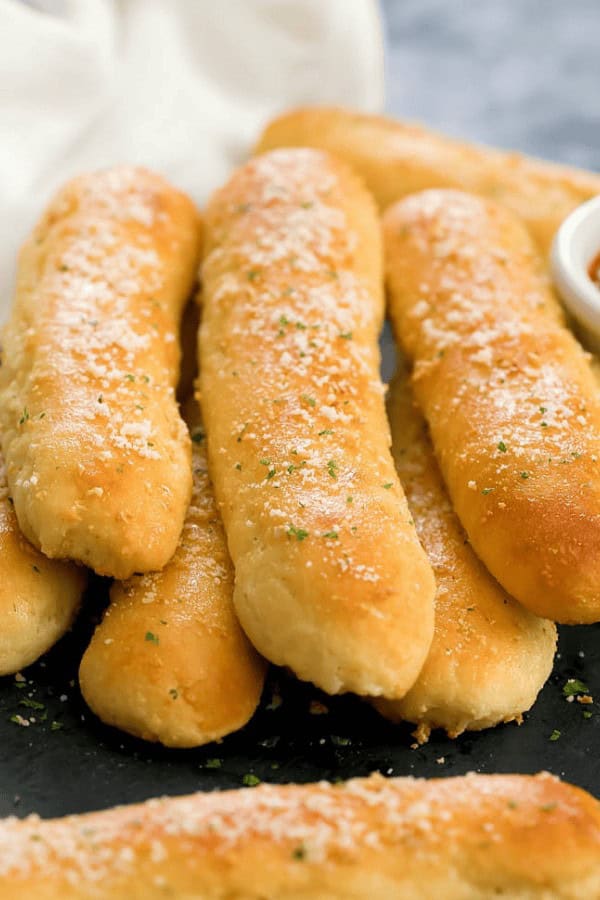 Low Carb Garlic Breadsticks